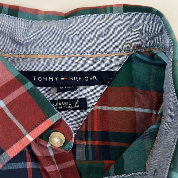 TOMMY HILFIGER Classic fit plaid long sleeve mens button down shirt - Picture 2 of 6